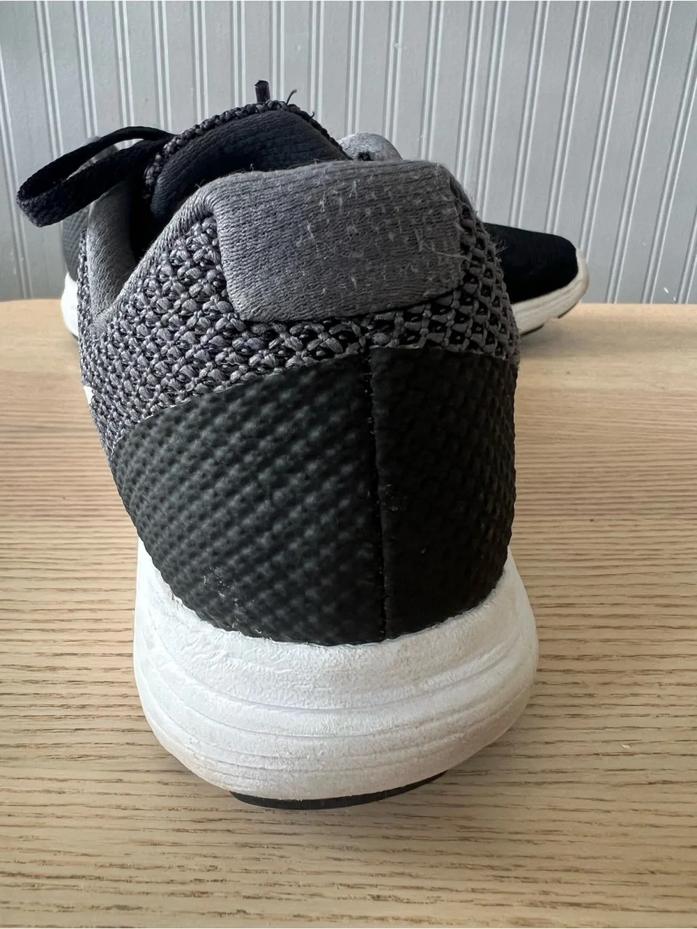 Nike Revolution 3 Men’s sneaker / Black, white & gray / Size: 10 / Lifestyle